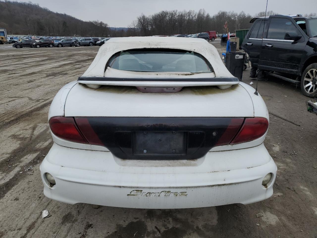 2000 Pontiac Sunfire VIN 4G2JB32T7YB202683 Copart auction photo, front end damage thumbnail 6