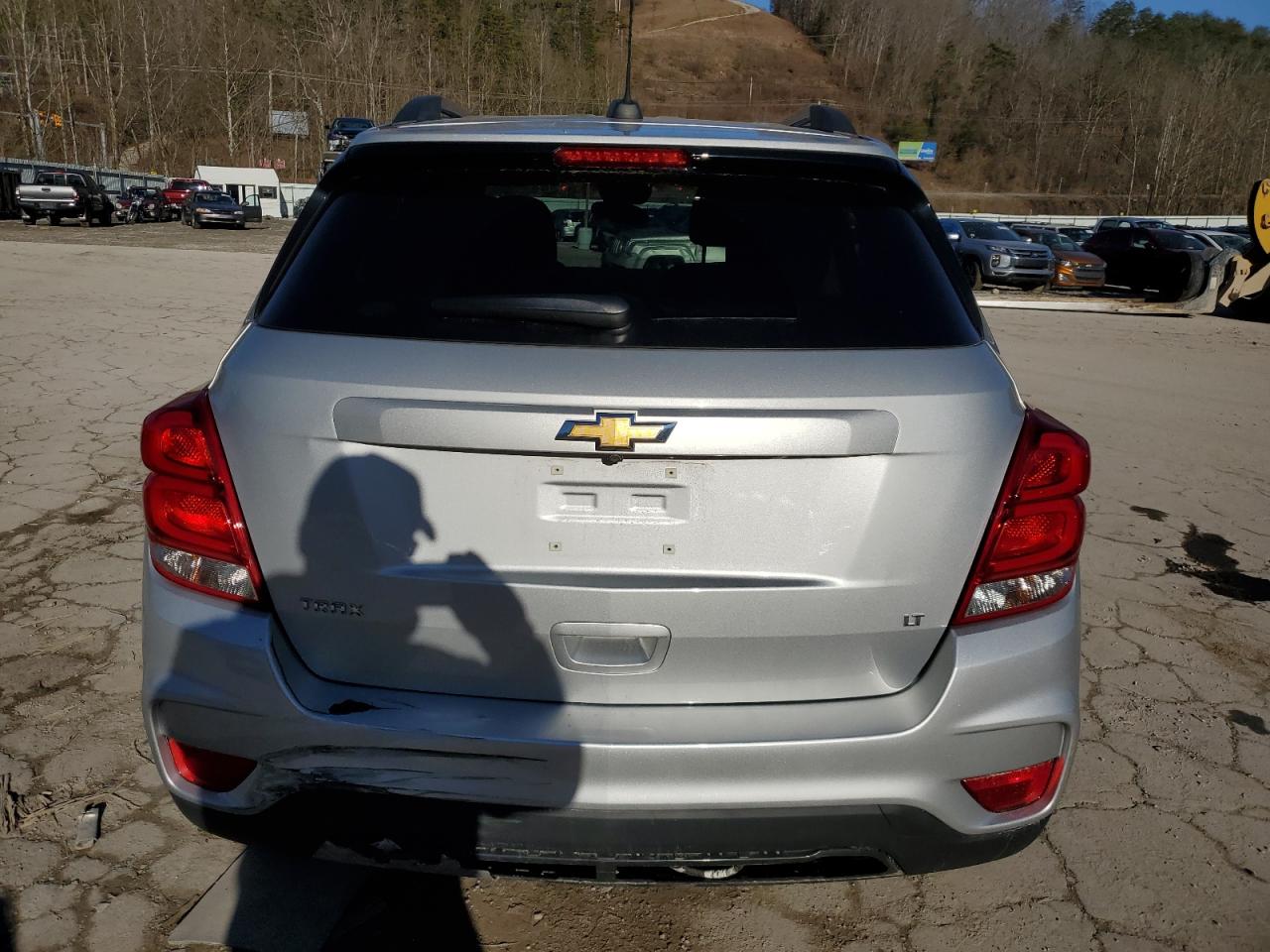 2019 Chevrolet Trax VIN 3GNCJLSB4KL389877 Copart auction photo, front end / side damage thumbnail 6