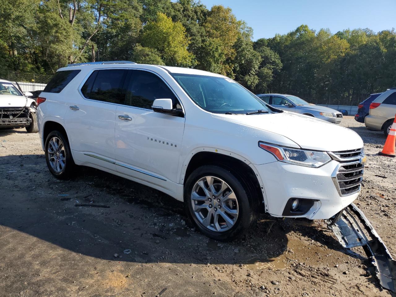 2018 Chevrolet Traverse VIN 1GNERKKW7JJ192190 Copart auction photo, front end damage thumbnail 4