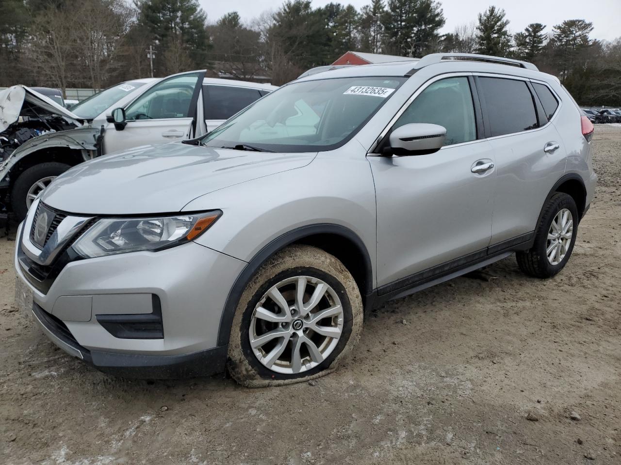 2017 Nissan Rogue VIN 5N1AT2MV1HC847483