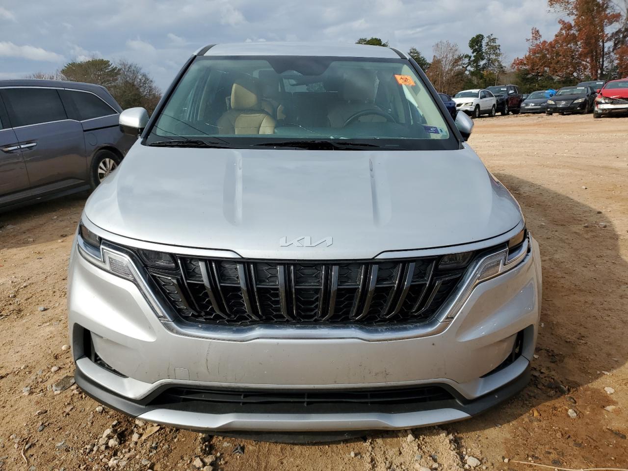 2022 KIA Carnival VIN KNDNB4H33N6117811 Copart auction photo, side / front end damage thumbnail 5