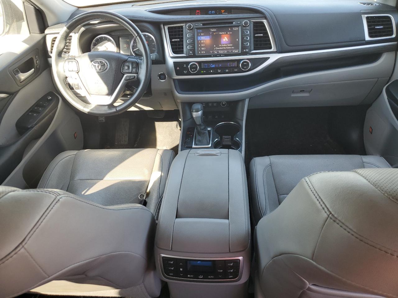 2019 Toyota Highlander VIN 5TDDZRFH5KS700394 Copart auction photo, side / rear end damage thumbnail 8