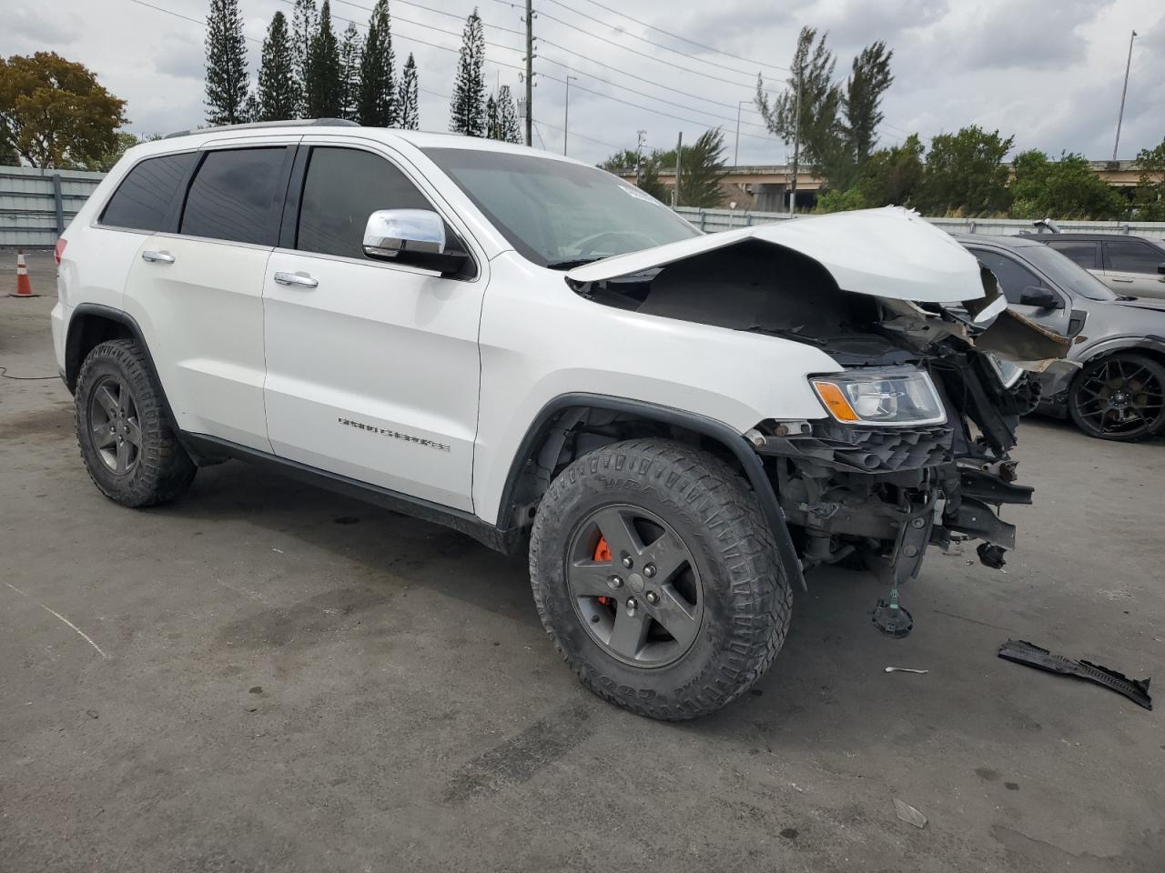 2014 Jeep Grand Cherokee VIN 1C4RJFBG4EC335088 Copart auction photo, front end damage thumbnail 4