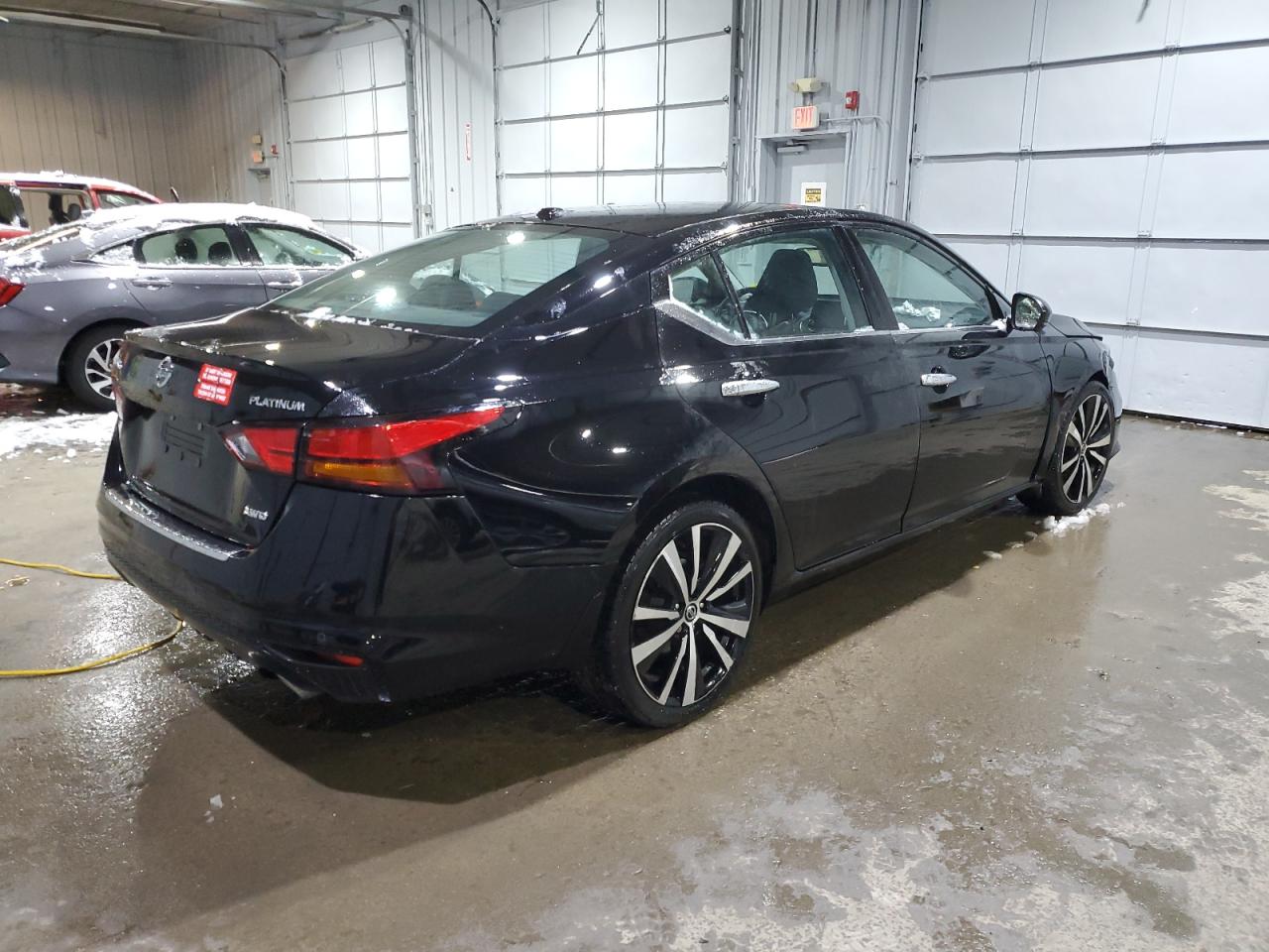 2021 Nissan Altima VIN 1N4BL4FW1MN336922 Copart auction photo, front end / minor dent/scratches damage thumbnail 3
