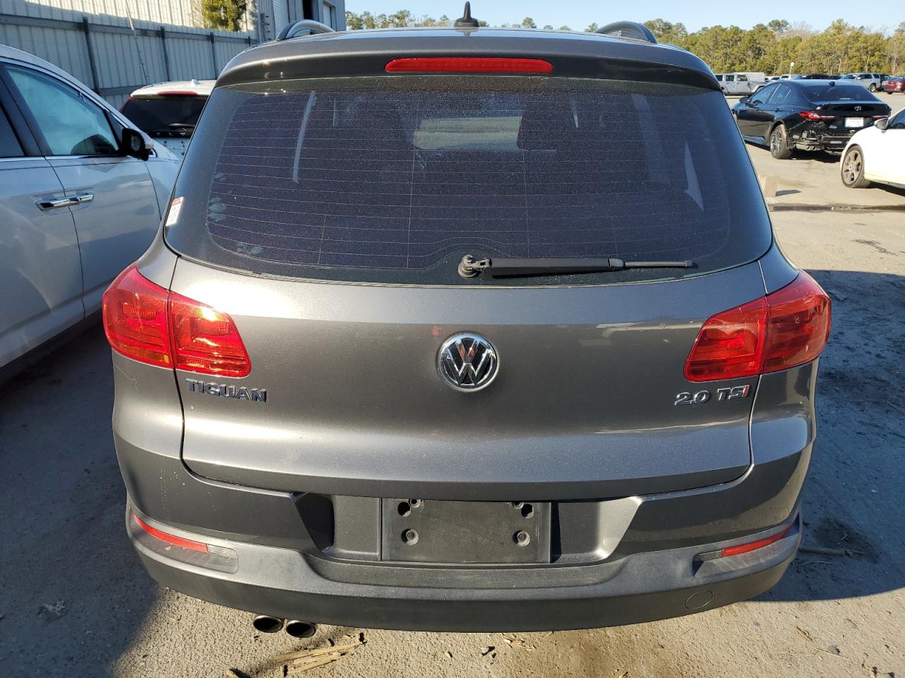 2015 Volkswagen Tiguan VIN WVGAV7AX5FW611413 Copart auction photo, normal wear damage thumbnail 6