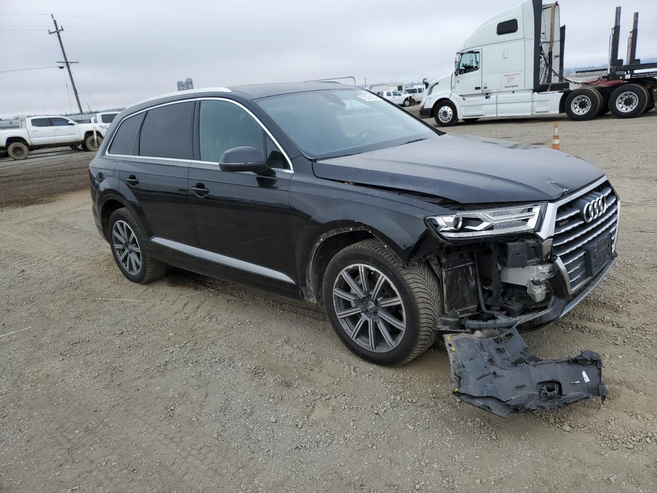 2017 Audi Q7 VIN WA1LAAF74HD008010 Copart auction photo, front end damage thumbnail 4