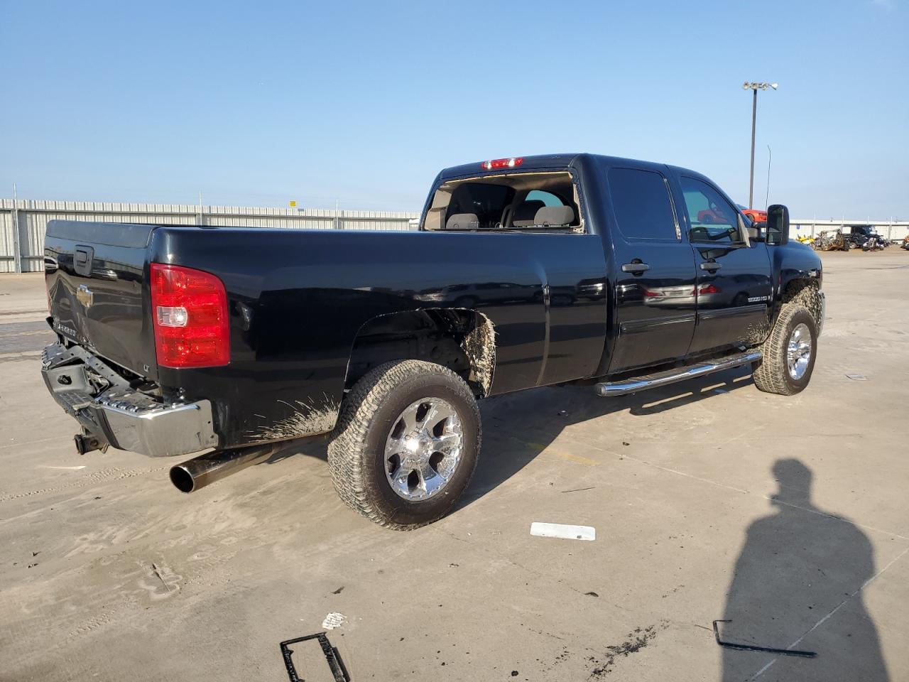 2009 Chevrolet Silverado VIN 1GCHC83699F162616 Copart auction photo, rear end damage thumbnail 3