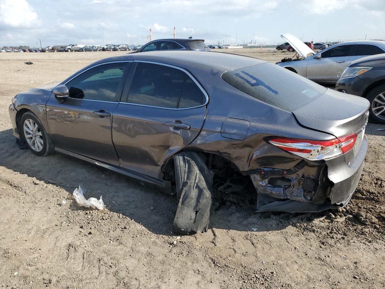 2018 Toyota Camry VIN 4T1B11HK1JUL15834 Copart auction photo, rear end / minor dent/scratches damage thumbnail 2
