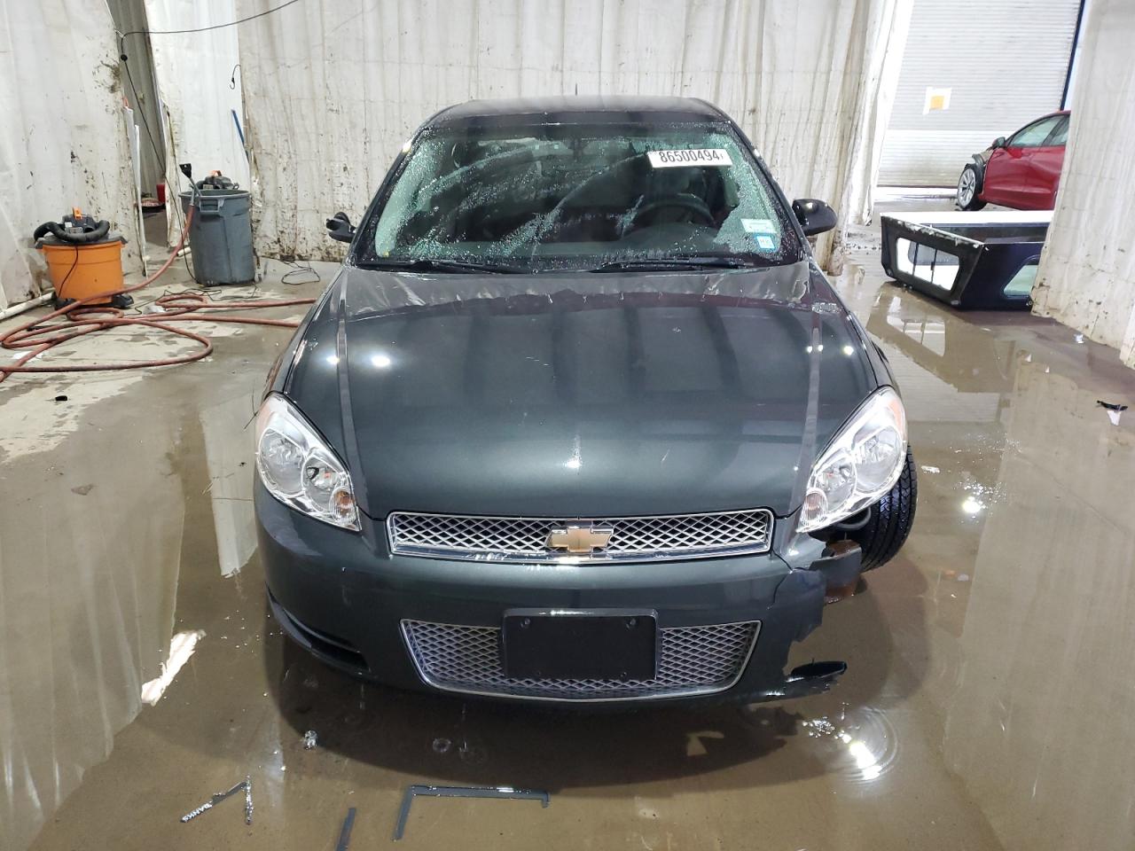 2015 Chevrolet Impala VIN 2G1WA5E38F1130895 Copart auction photo, side / front end damage thumbnail 5