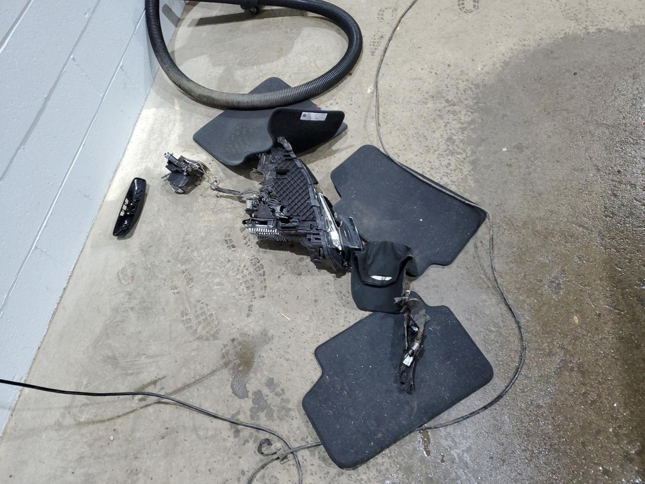 2021 BMW M5 VIN WBS83CH08MCF25436 Copart auction photo, front end damage thumbnail 12