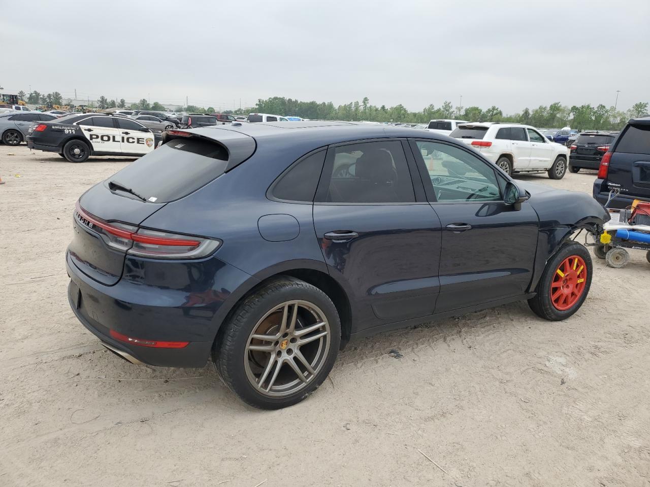 2020 Porsche Macan VIN WP1AA2A51LLB10662 Copart auction photo, front end / minor dent/scratches damage thumbnail 3