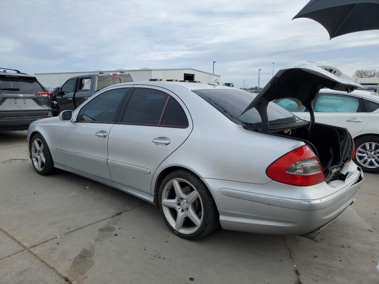 2008 Mercedes-Benz E-klasse VIN WDBUF56X18B201311 Copart auction photo, rear end damage thumbnail 2