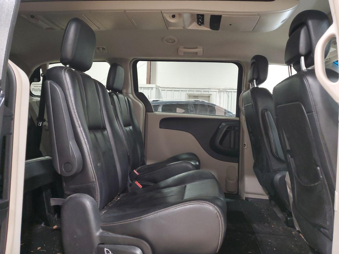 2013 Chrysler Town & Country VIN 2C4RC1BG1DR674541 Copart auction photo, minor dent/scratches damage thumbnail 11