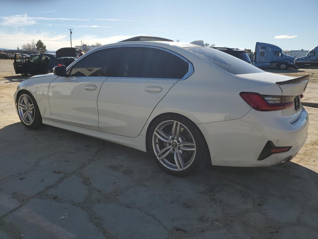 2020 BMW 3er VIN 3MW5R1J04L8B10203 Copart auction photo, front end damage thumbnail 2