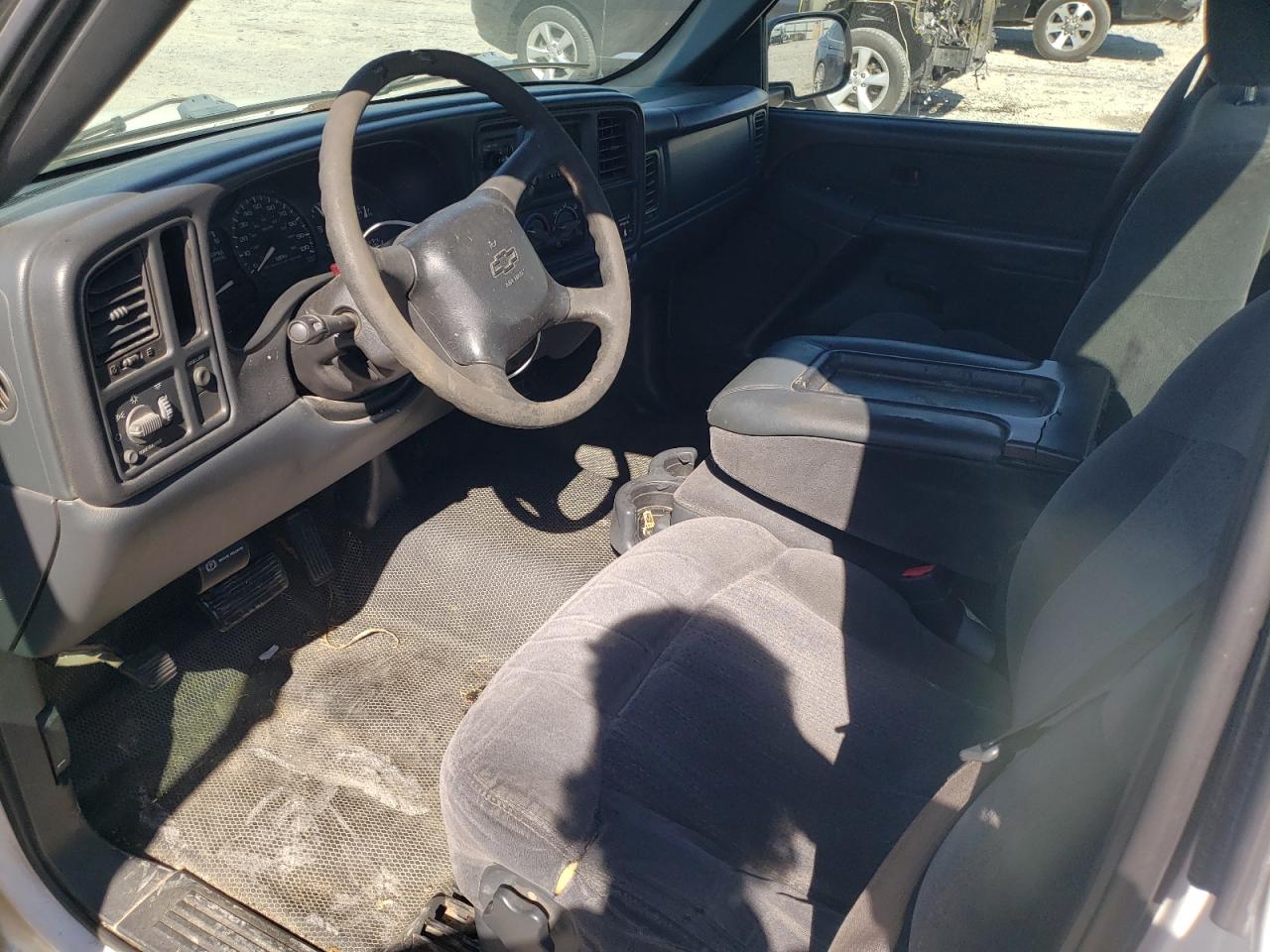 2002 Chevrolet Silverado VIN 1GCEC14V72Z310718 Copart auction photo, front end damage thumbnail 8