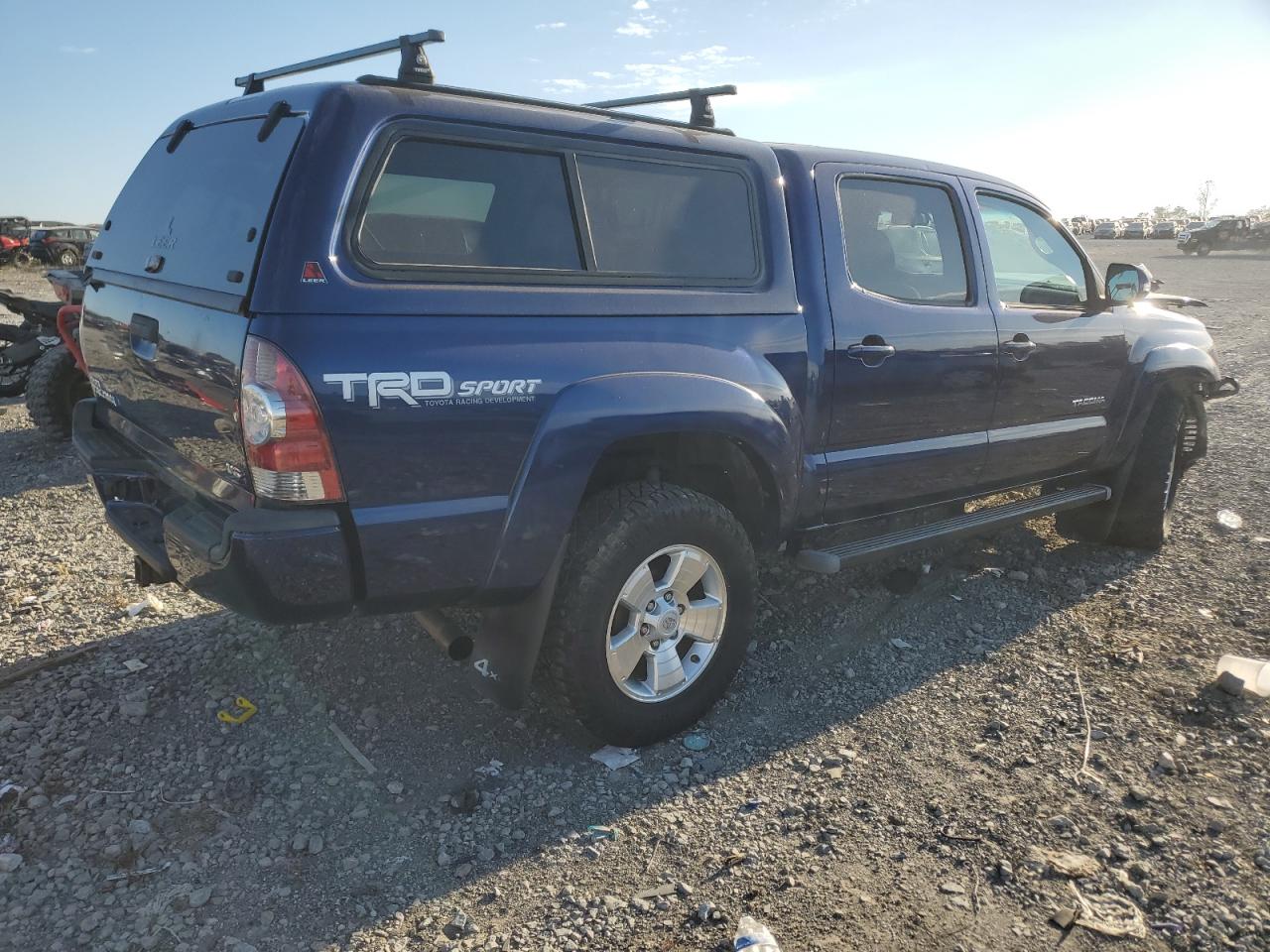 2014 Toyota Tacoma VIN 3TMLU4EN0EM135643 Copart auction photo, front end / minor dent/scratches damage thumbnail 3