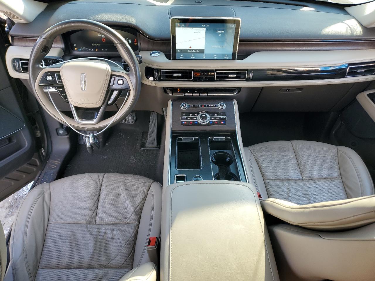 2020 Lincoln Aviator VIN 5LM5J7XC3LGL12622 Copart auction photo, rear end / front end damage thumbnail 8