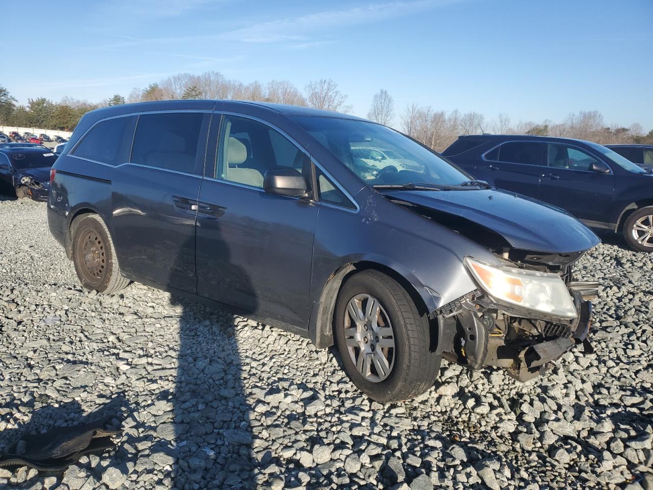 2011 Honda Odyssey VIN 5FNRL5H22BB037069 Copart auction photo, front end / minor dent/scratches damage thumbnail 4