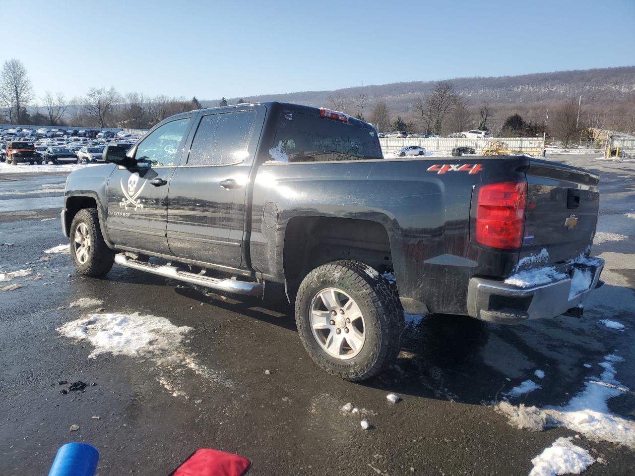 2018 Chevrolet Silverado VIN 3GCUKREC4JG588677 Copart auction photo, front end / minor dent/scratches damage thumbnail 2