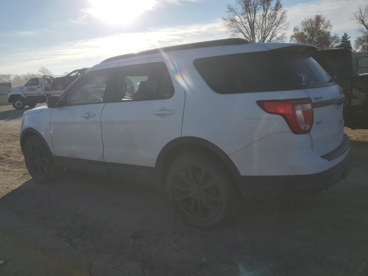 2018 Ford Explorer VIN 1FM5K8D82JGC02387 Copart auction photo, side damage thumbnail 2