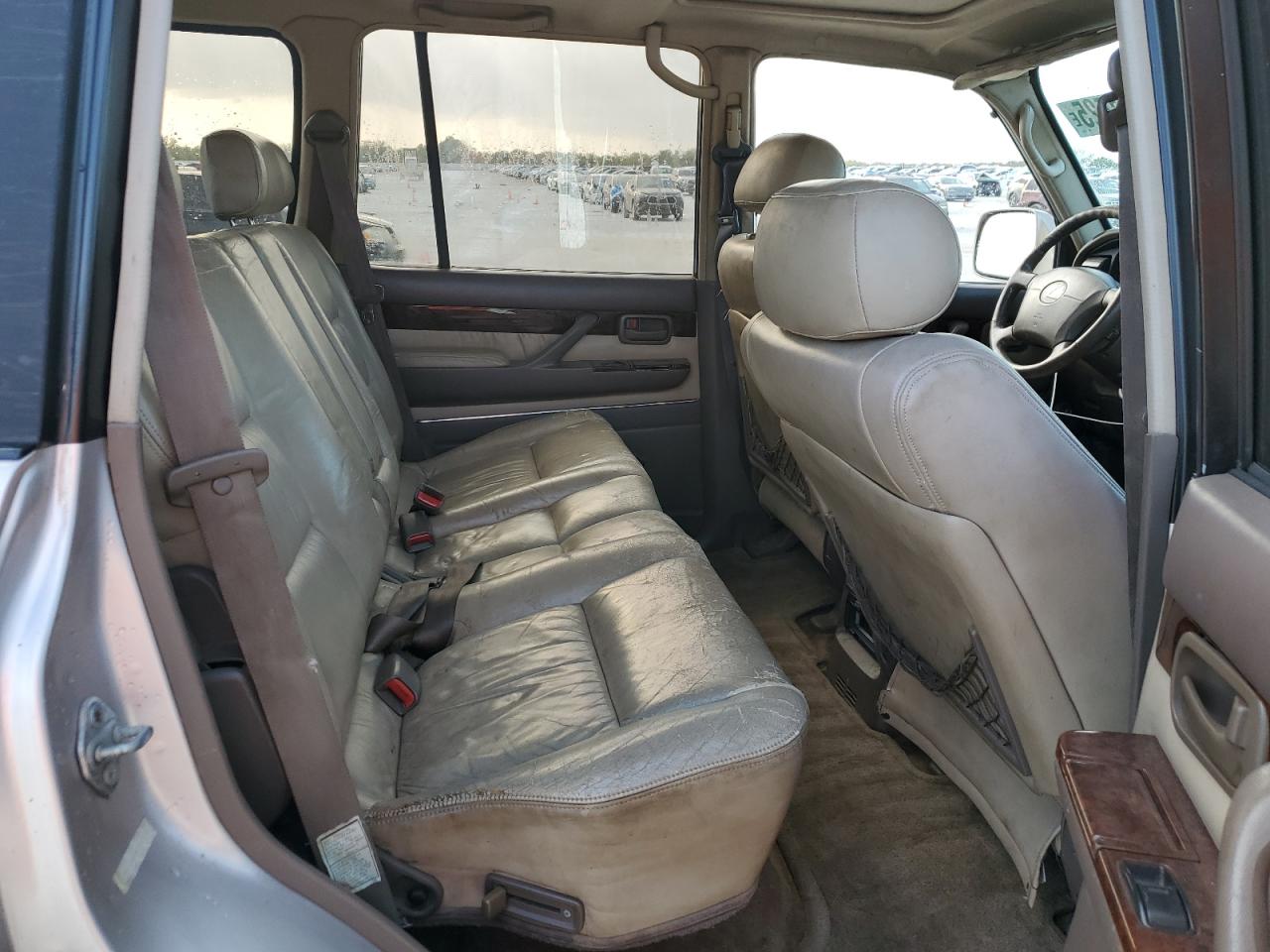 1997 Lexus LX VIN JT6HJ88J4V0172381 Copart auction photo, front end / minor dent/scratches damage thumbnail 11