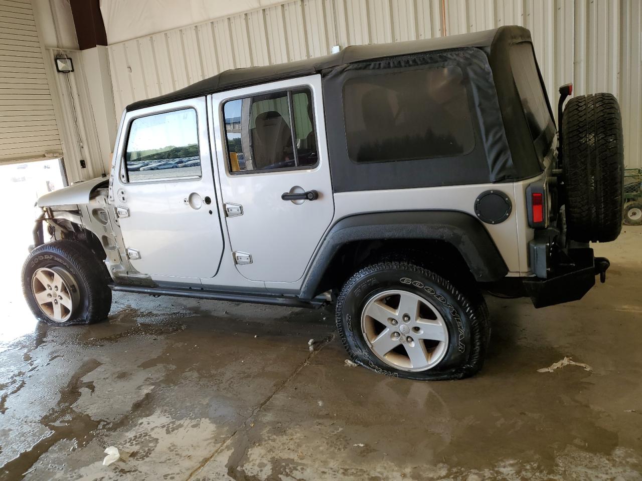 2011 Jeep Wrangler VIN 1J4BA3H15BL523711 Copart auction photo, front end damage thumbnail 2