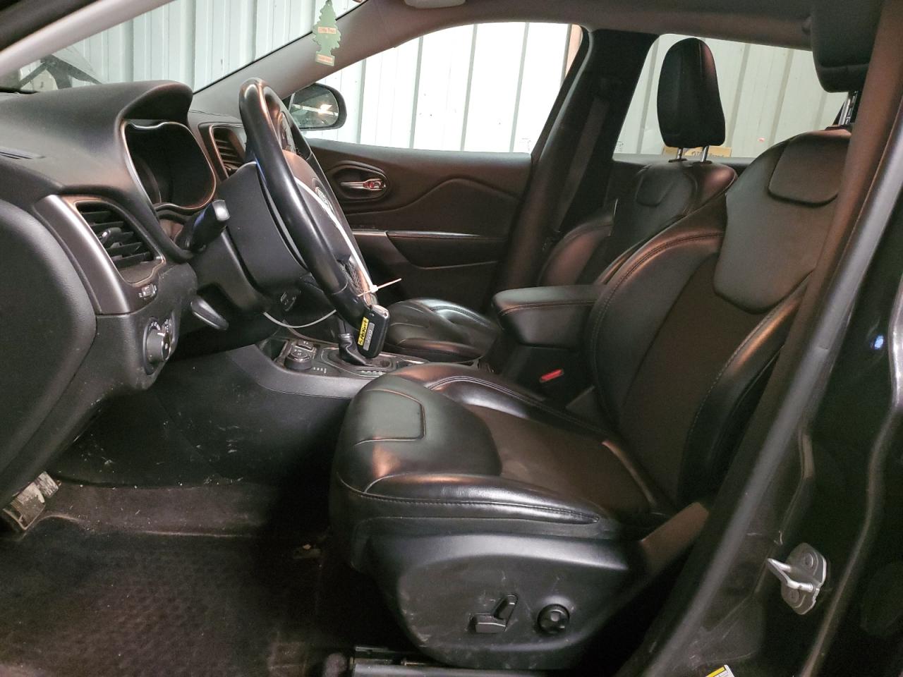2019 Jeep Grand Cherokee VIN 1C4PJMLX1KD237166 Copart auction photo, front end / side damage thumbnail 7