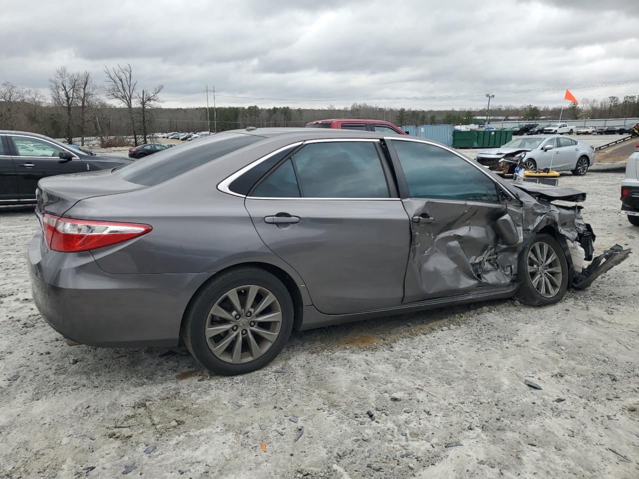 2015 Toyota Camry VIN 4T1BF1FK8FU946768 Copart auction photo, all over damage thumbnail 3