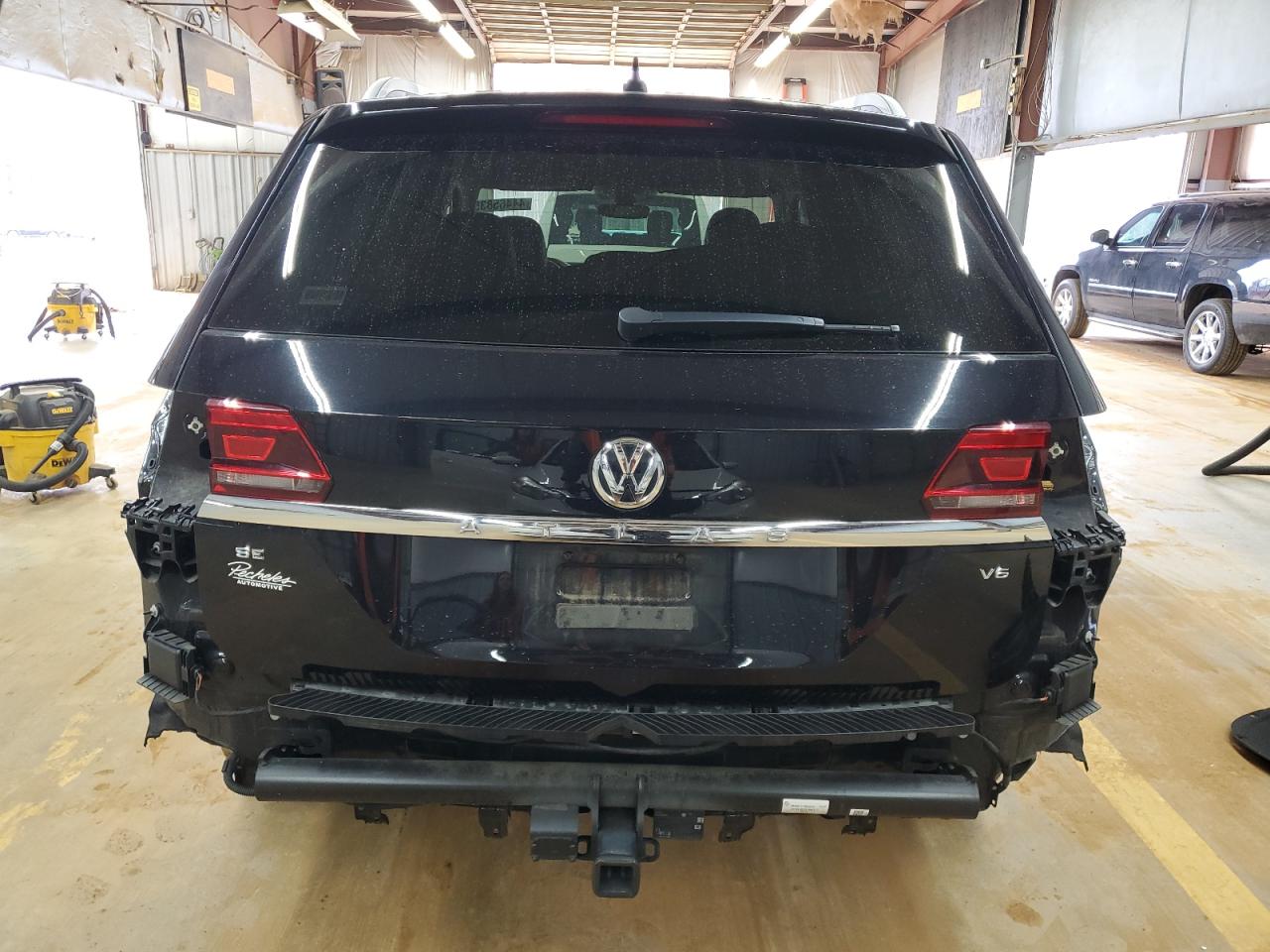 2019 Volkswagen Atlas VIN 1V2WR2CA0KC535068 Copart auction photo, front end / rear end damage thumbnail 6