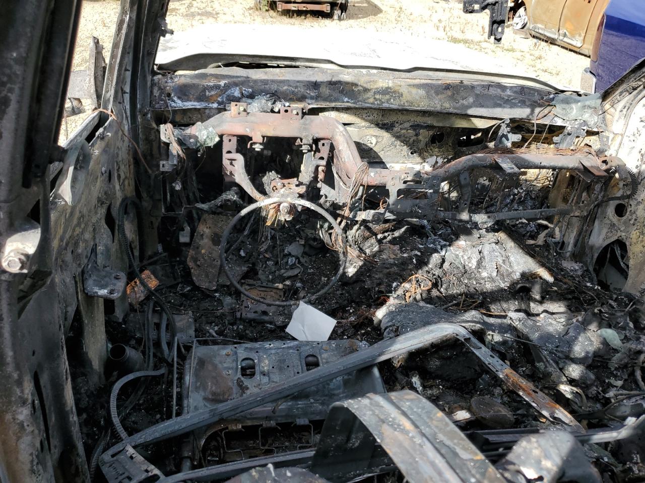2015 Chevrolet Silverado VIN 1GC1KWE84FF102178 Copart auction photo, burn / burn - interior damage thumbnail 8
