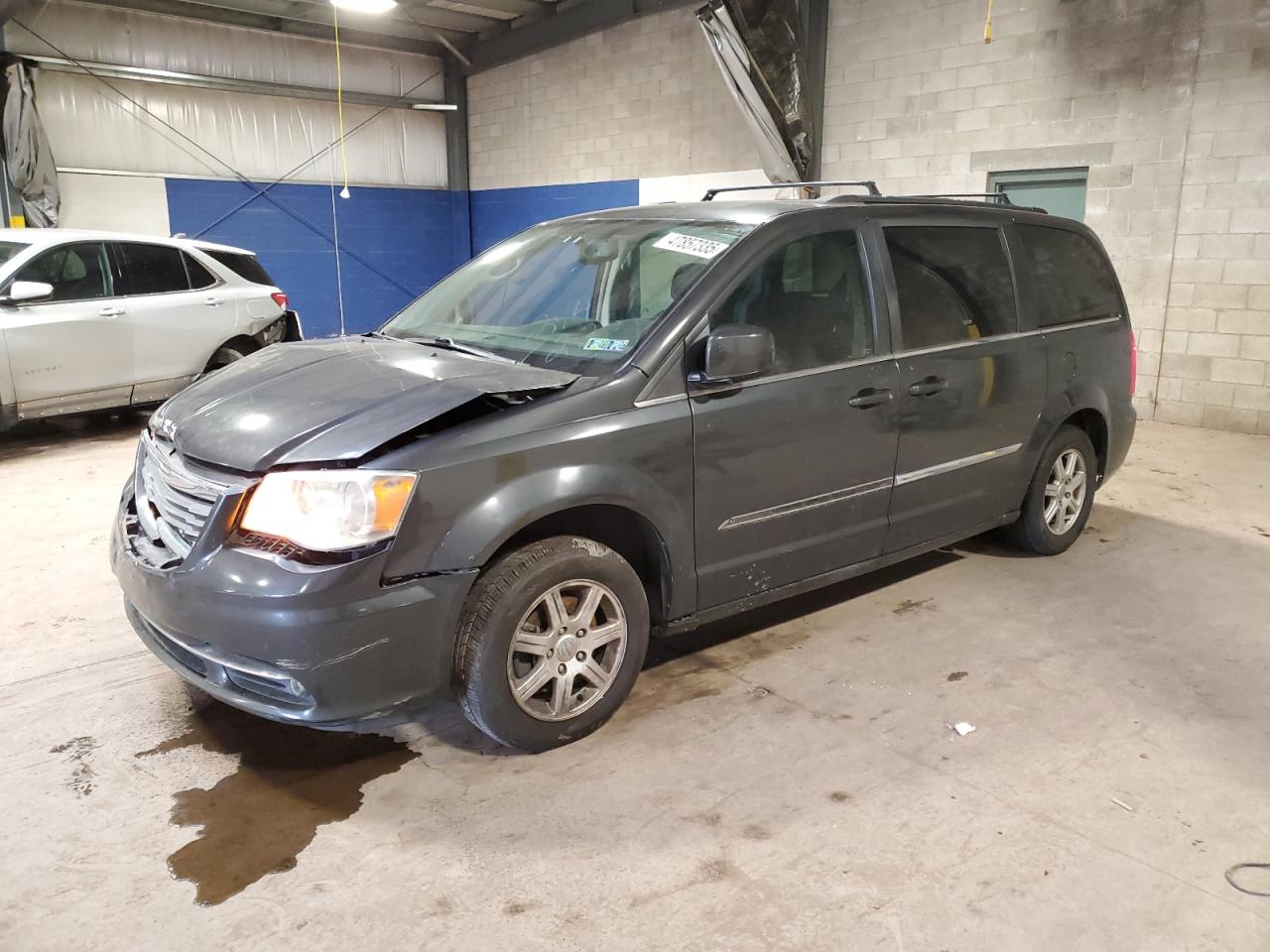 2012 Chrysler Town & Country VIN 2C4RC1BG3CR244671 - Copart auction photo