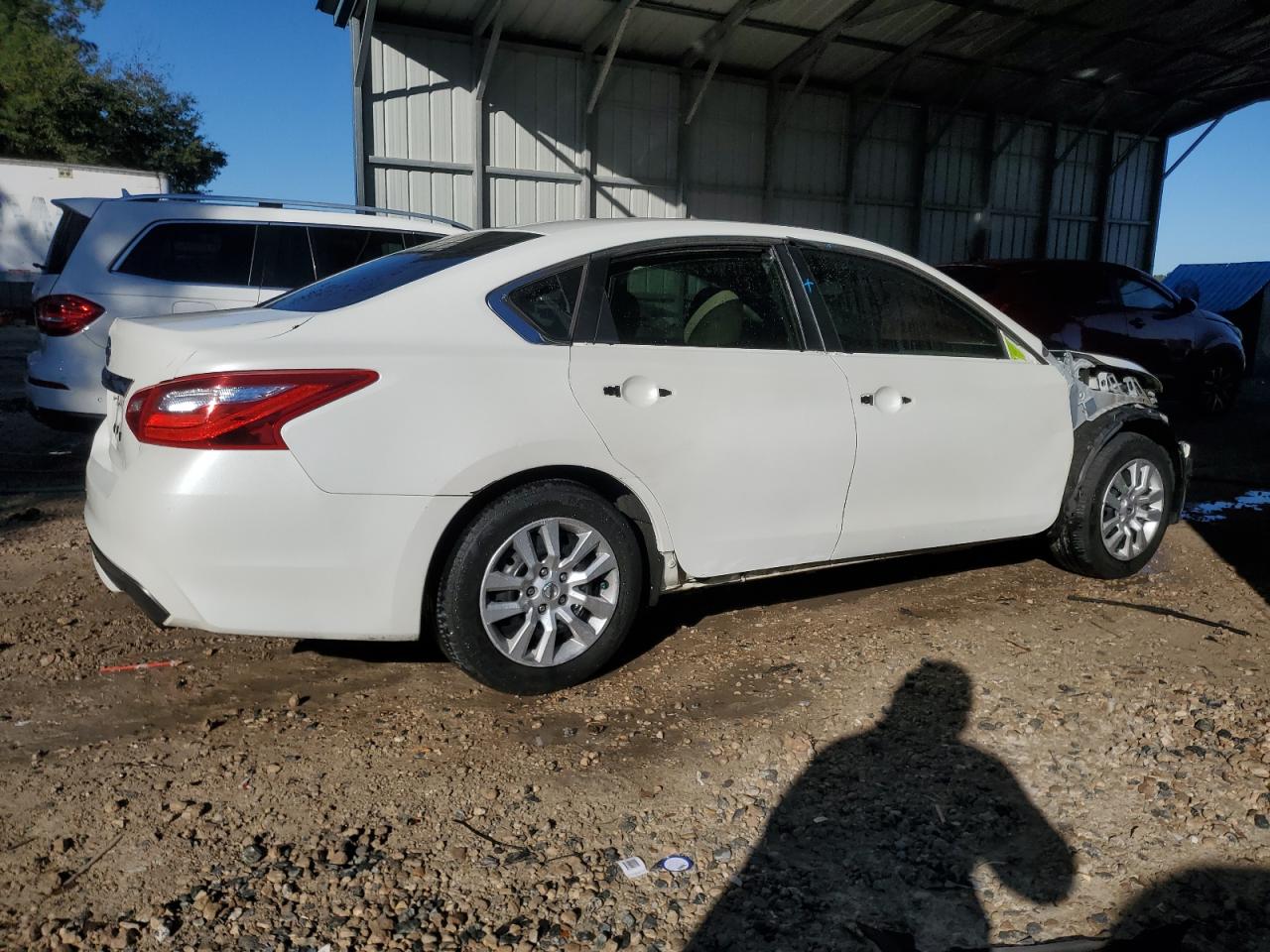 2016 Nissan Altima VIN 1N4AL3AP0GN304912 Copart auction photo, side / front end damage thumbnail 3