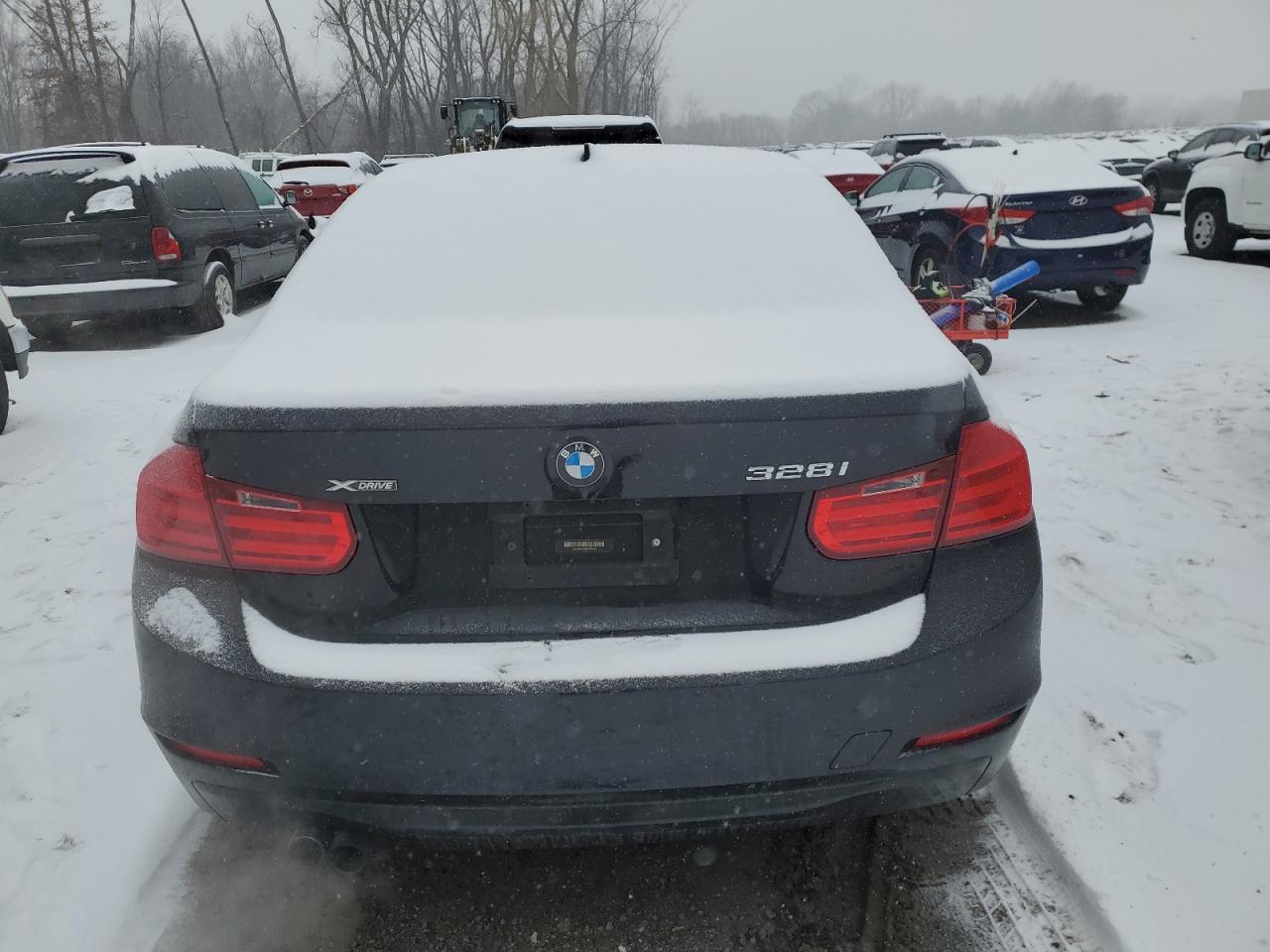 2013 BMW 3er VIN WBA3B5C56DF591527 Copart auction photo, minor dent/scratches damage thumbnail 6