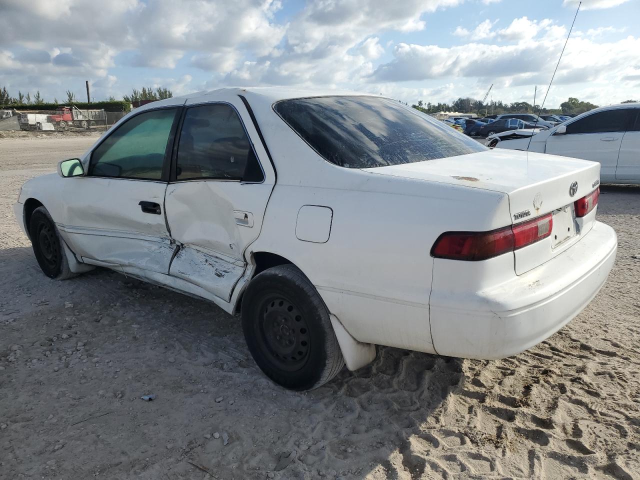 1998 Toyota Camry VIN 4T1BG22K7WU369367 Copart auction photo, side / minor dent/scratches damage thumbnail 2