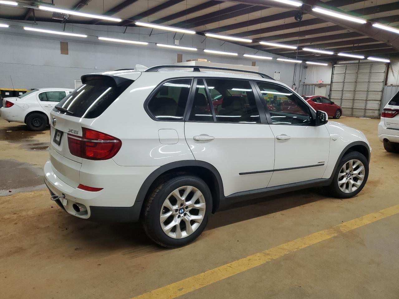 2012 BMW X5 VIN 5UXZV4C54CL992152 Copart auction photo, normal wear / minor dent/scratches damage thumbnail 3