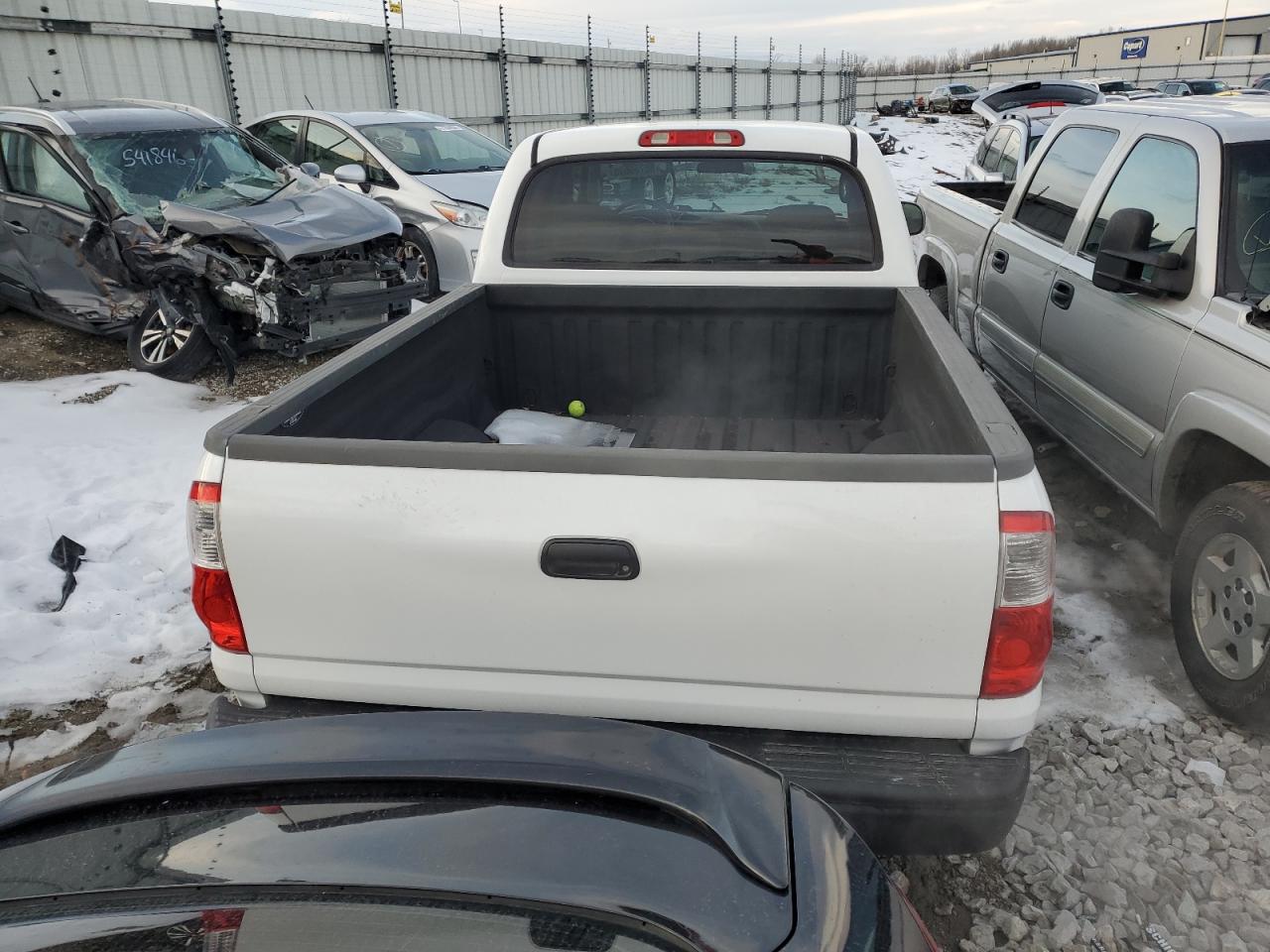 2005 Toyota Tundra VIN 5TBDT44105S500403 Copart auction photo, side / minor dent/scratches damage thumbnail 6