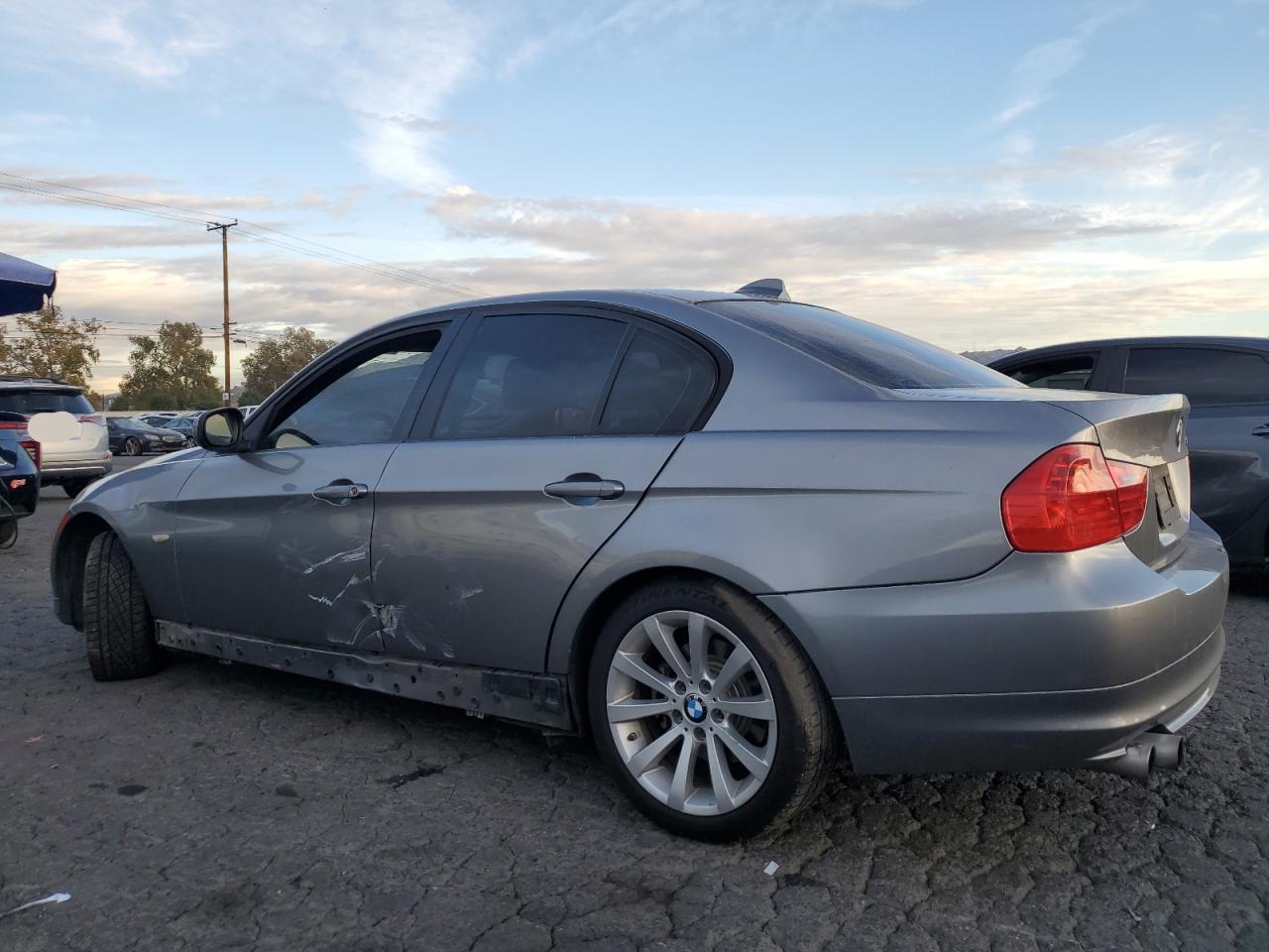 2011 BMW 3er VIN WBAPH5G59BNM75641 Copart auction photo, side damage thumbnail 2