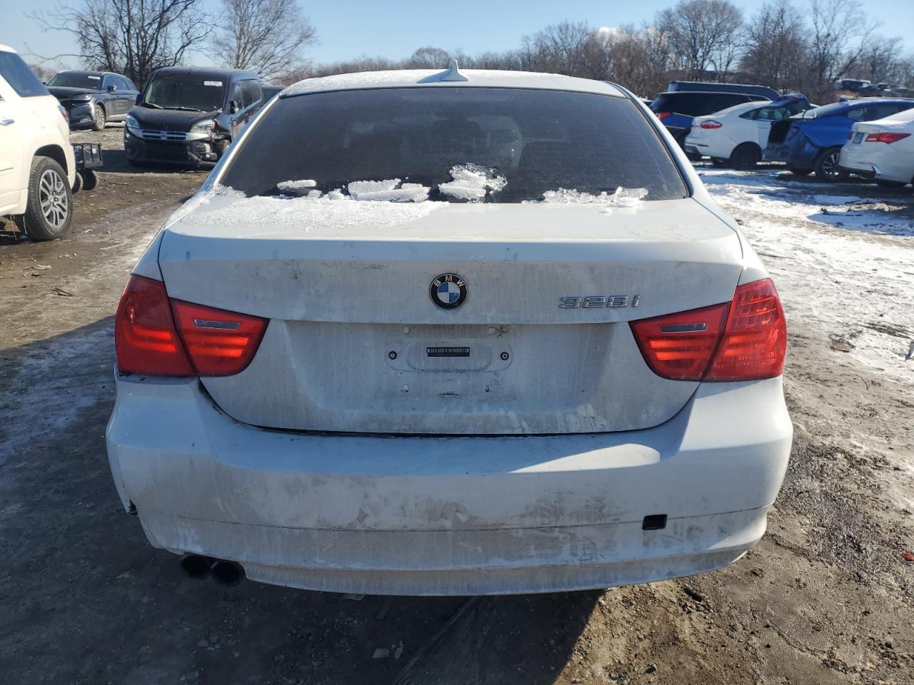 2011 BMW 3er VIN WBAPK5G56BNN30564 Copart auction photo, front end / side damage thumbnail 6