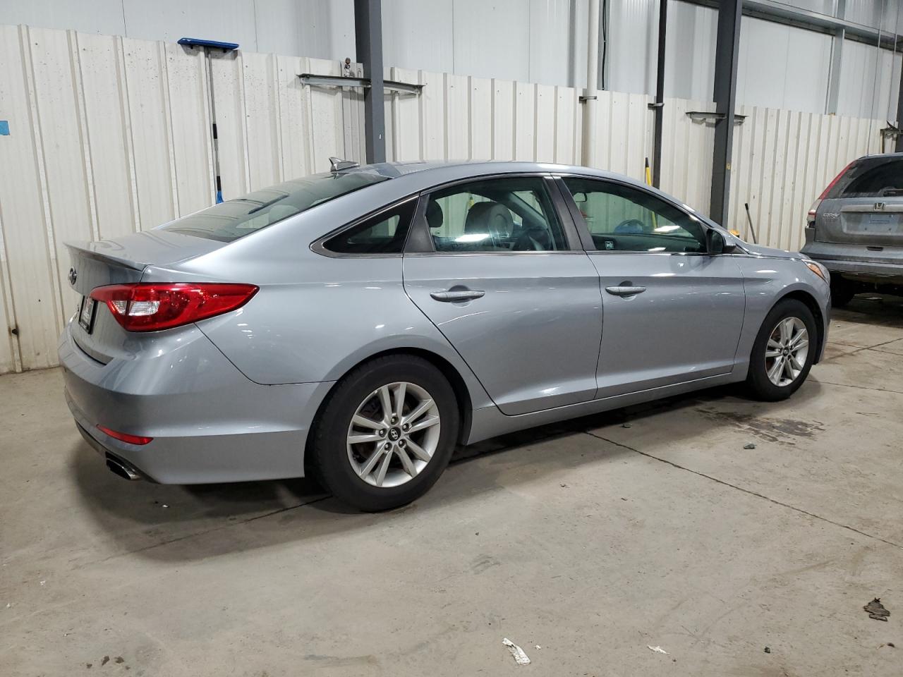 2016 Hyundai Sonata VIN 5NPE24AF0GH418260 Copart auction photo, vandalism damage thumbnail 3