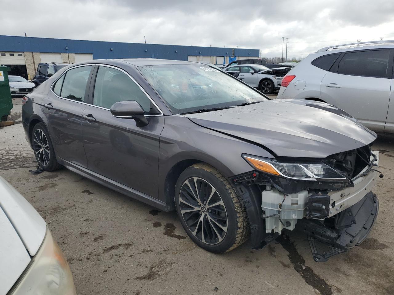 2020 Toyota Camry VIN 4T1G11BK0LU017809 Copart auction photo, front end damage thumbnail 4