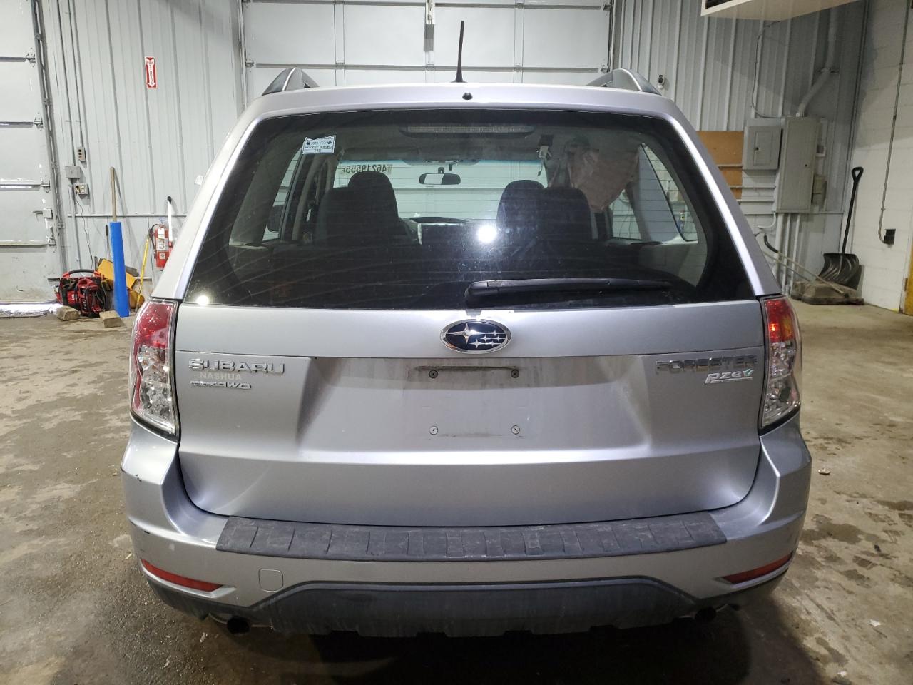 2013 Subaru Forester VIN JF2SHABC8DH439518 Copart auction photo, side / minor dent/scratches damage thumbnail 6
