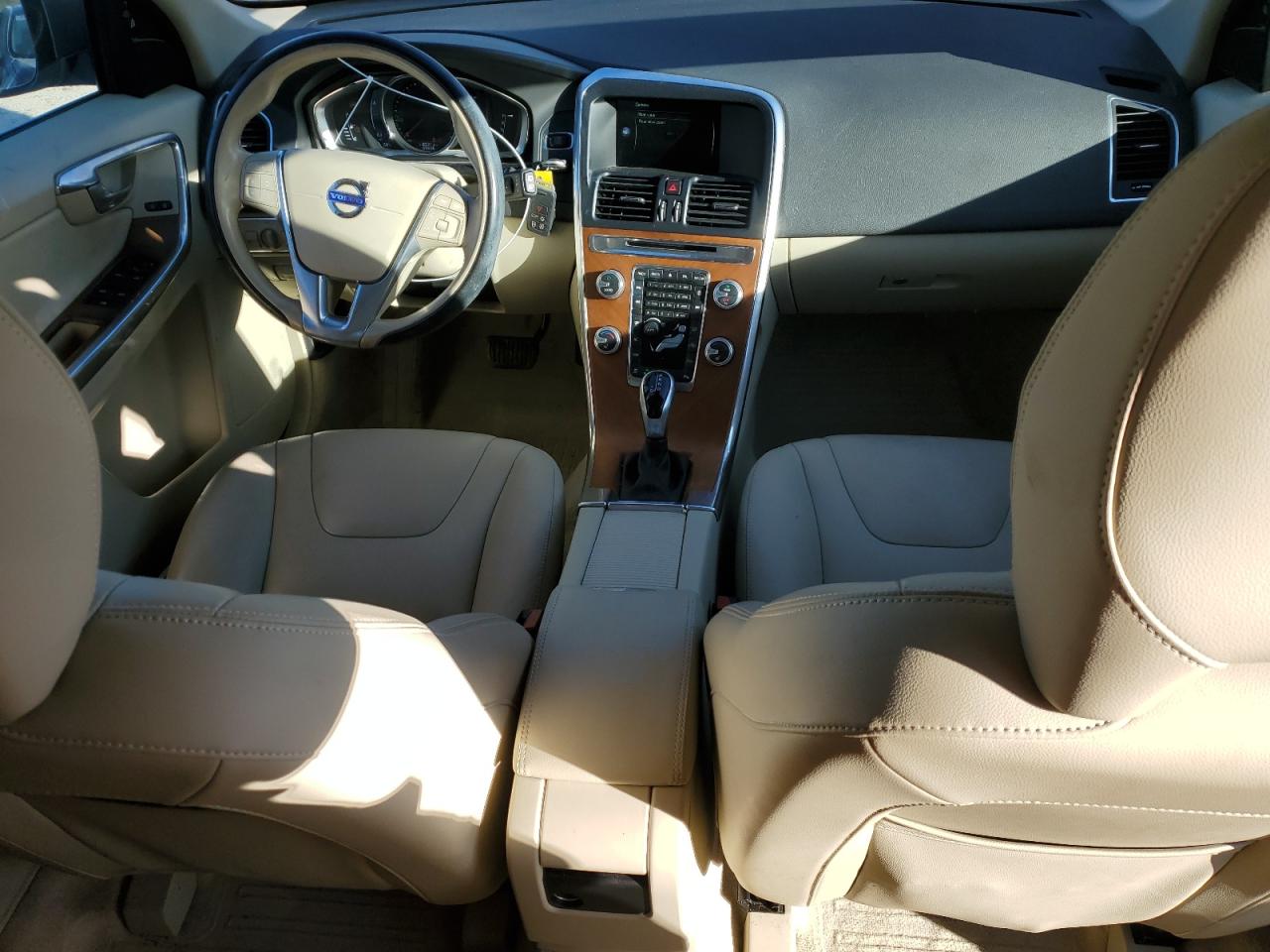 2016 Volvo XC60 VIN YV440MDK1G2872333 Copart auction photo, front end / rear end damage thumbnail 8