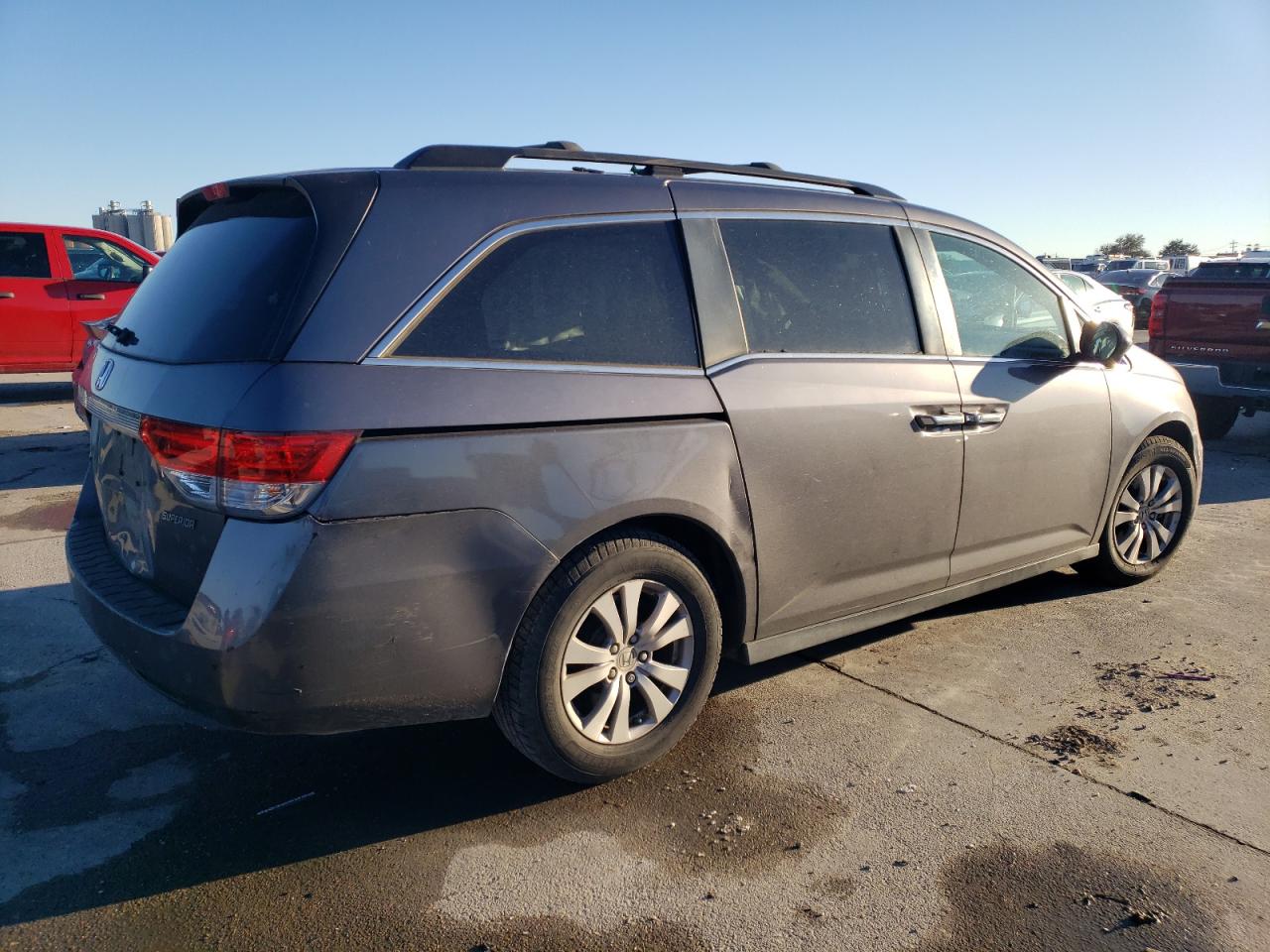 2015 Honda Odyssey VIN 5FNRL5H43FB123241 Copart auction photo, side / rear end damage thumbnail 3
