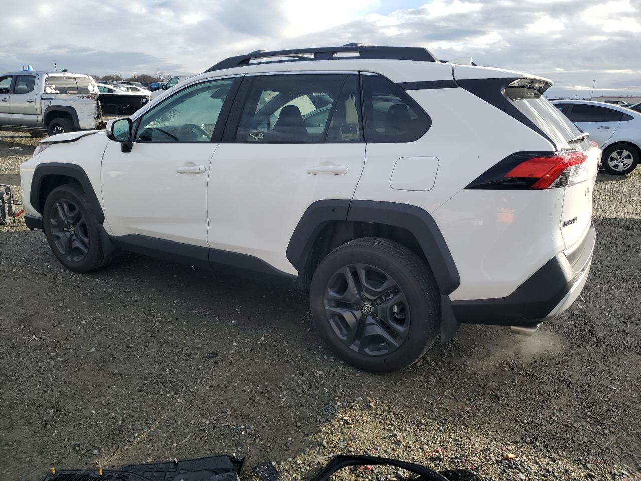 2024 Toyota RAV 4 VIN 2T3J1RFV0RW489615 Copart auction photo, front end / side damage thumbnail 2
