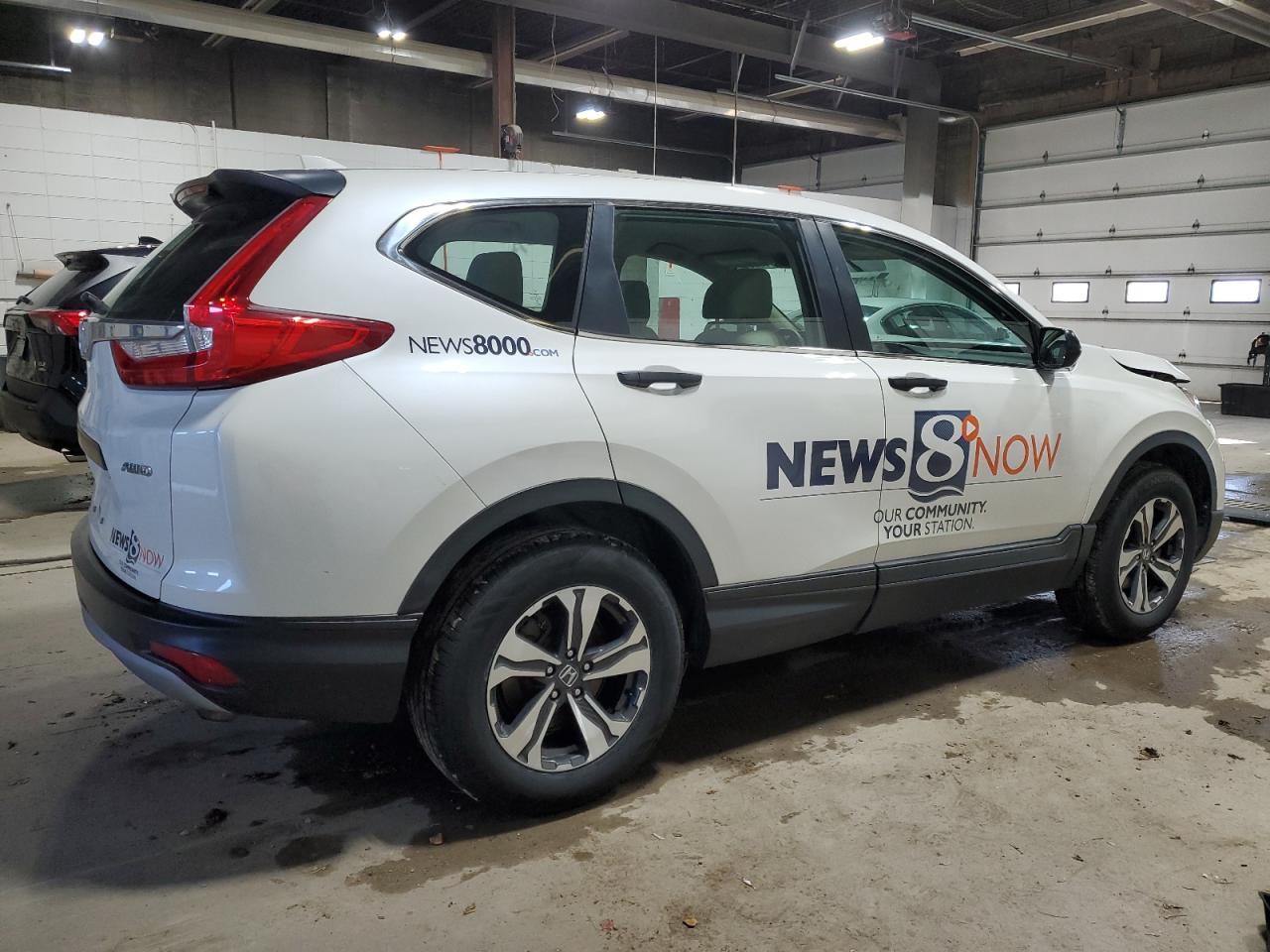 2018 Honda CR-V VIN 5J6RW6H37JL000384 Copart auction photo, front end damage thumbnail 3
