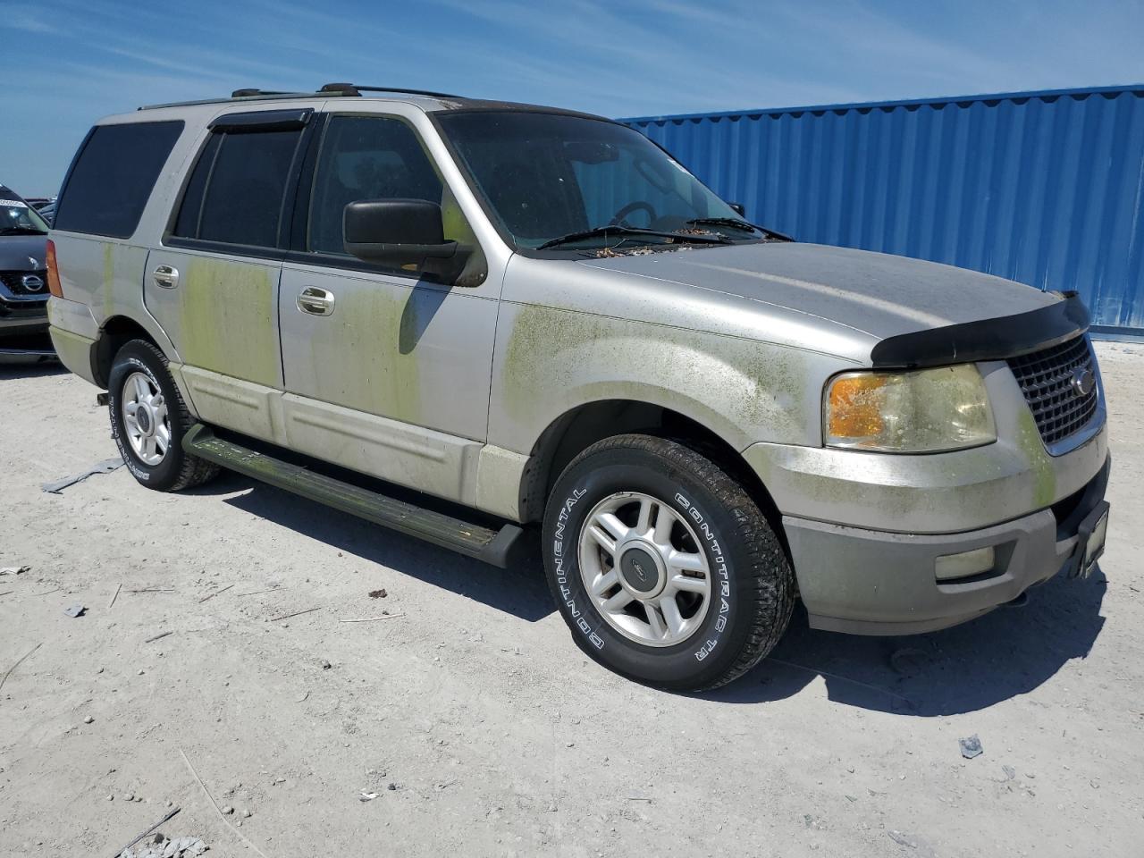2003 Ford Expedition VIN 1FMPU16W33LB09118 Copart auction photo, minor dent/scratches damage thumbnail 4