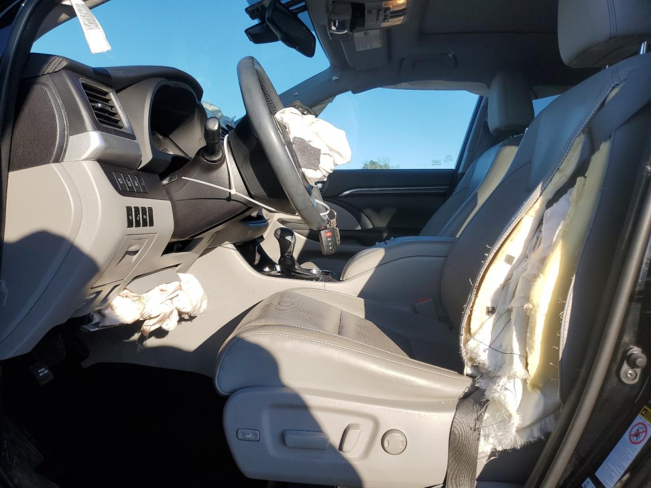 2015 Toyota Highlander VIN 5TDDCRFH1FS013467 Copart auction photo, front end damage thumbnail 7