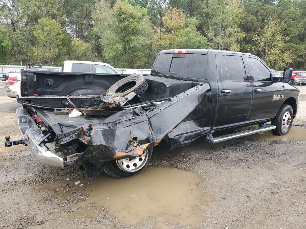 2017 RAM 3500 VIN 3C63RRHL7HG775738 Copart auction photo, rear end / front end damage thumbnail 3