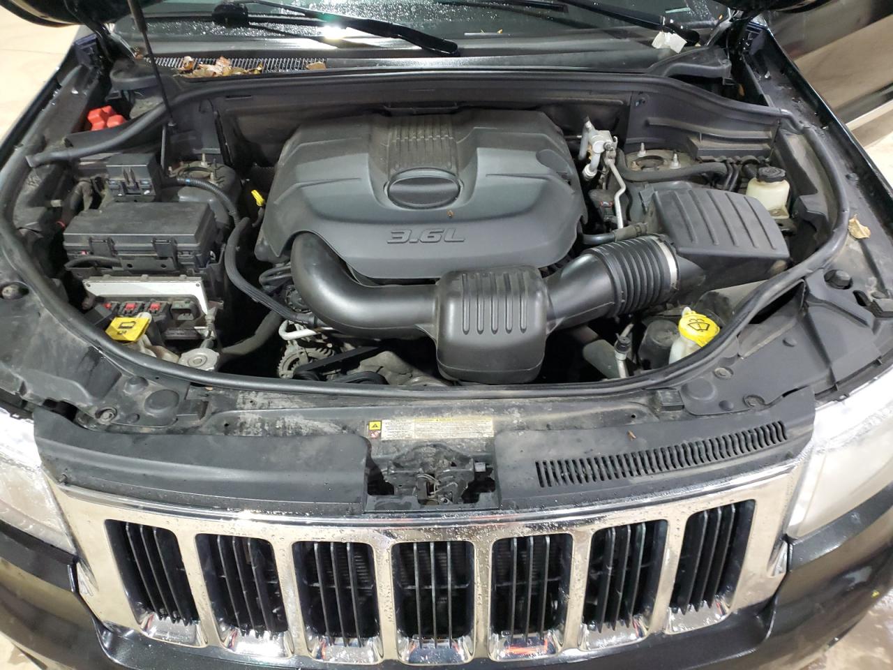 2011 Jeep Grand Cherokee VIN 1J4RR4GG7BC566255 Copart auction photo, minor dent/scratches damage thumbnail 12