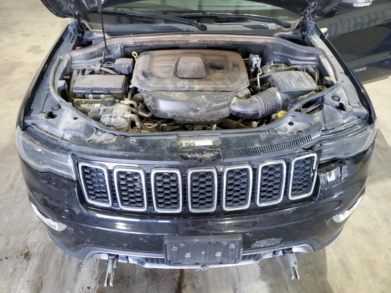 2018 Jeep Grand Cherokee VIN 1C4RJFBG6JC343235 Copart auction photo, front end / minor dent/scratches damage thumbnail 12